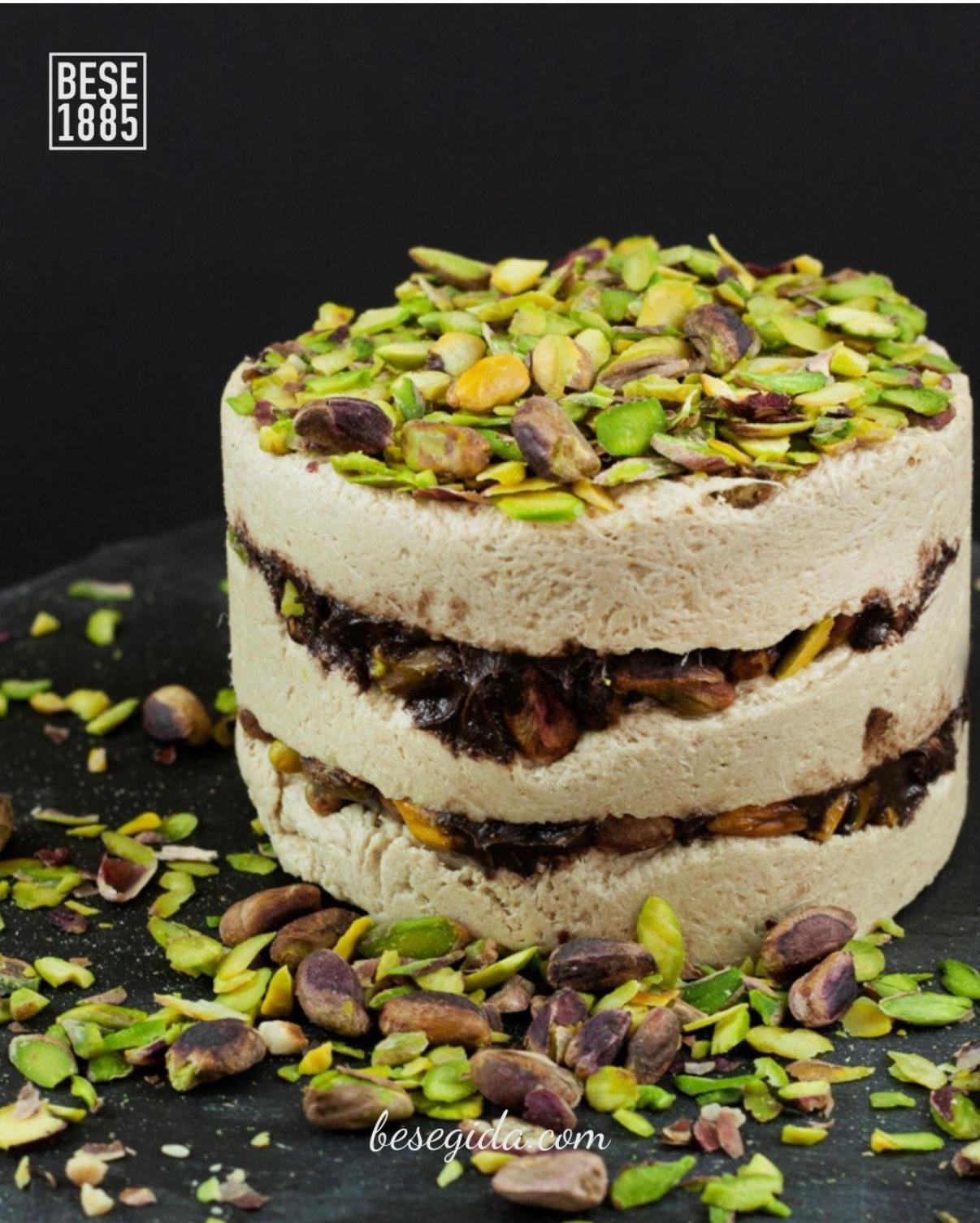 Delicious halva from Turkey, 450g – Special cake-shaped halva, tahini halva – 52% sesame paste – Gluten-free – No glucose syrup, palm oil & artificial sweeteners – Halva (pistachio & chocolate)