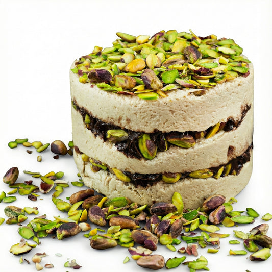 Köstliche Halva aus der Türkei 450 g – Spezielle Helva in Tortenform, Tahini-Helva – 52% Sesampaste – Glutenfrei – Ohne Glukosesirup, Palmöl & künstliche Süßstoffe – Halwa (Pistazien & Schokolade)